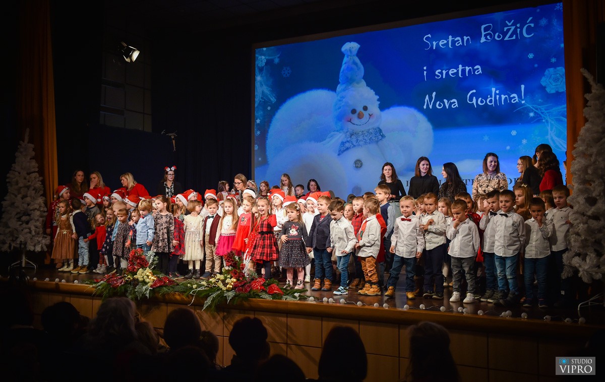 FOTO Božićna priredba Dječjeg vrtića Fijolica Prelog