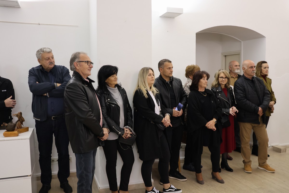 DRVENE SKULPTURE Otvorena izložba svestranog Josipa Radeka