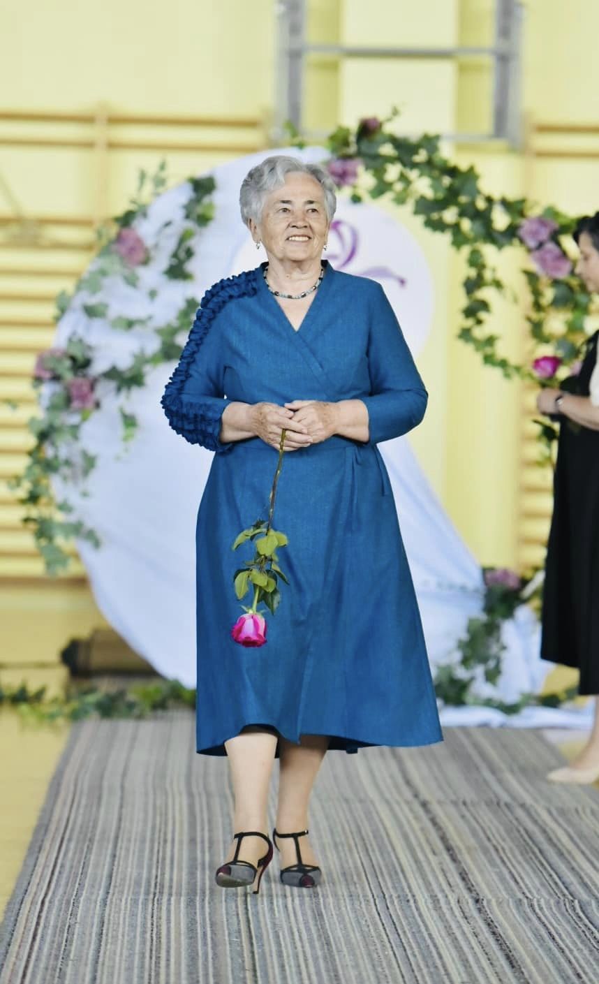 RUŽIČASTI LISTOPAD U DUBRAVI Članice kluba ‘Nova nada’ Čakovec gostovale na modnoj reviji RUŽIČASTI LISTOPAD U DUBRAVI Članice kluba ‘Nova nada’ Čakovec gostovale na modnoj reviji