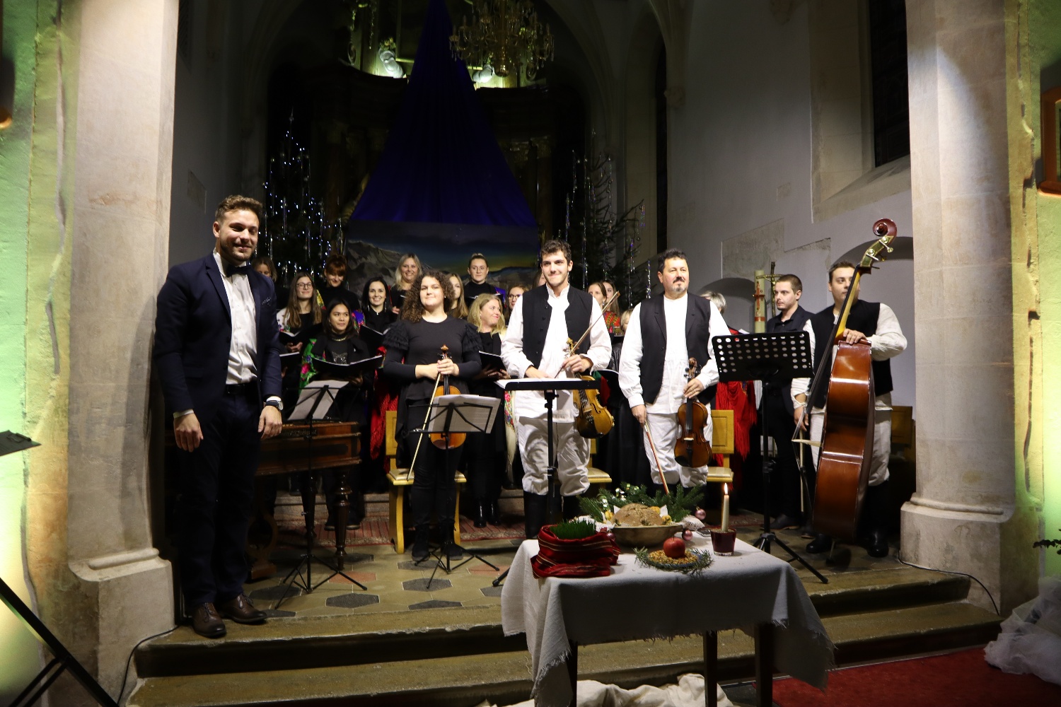 FOTO Adventsko-božićni koncert HKUU Sveti Martin