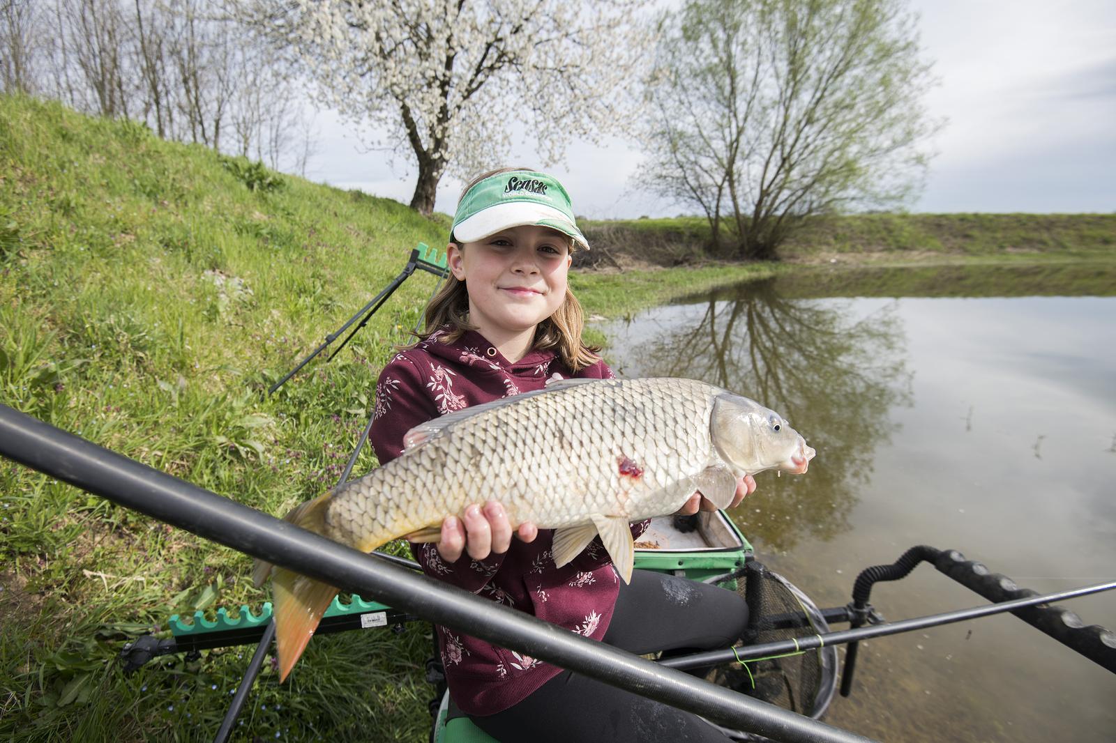 HANA HORVAT IZ PRELOGA Veliki ribički talent: Primila je poziv za U-15 reprezentaciju i putuje u Portugal! HANA HORVAT IZ PRELOGA Veliki ribički talent: Primila je poziv za U-15 reprezentaciju i putuje u Portugal!