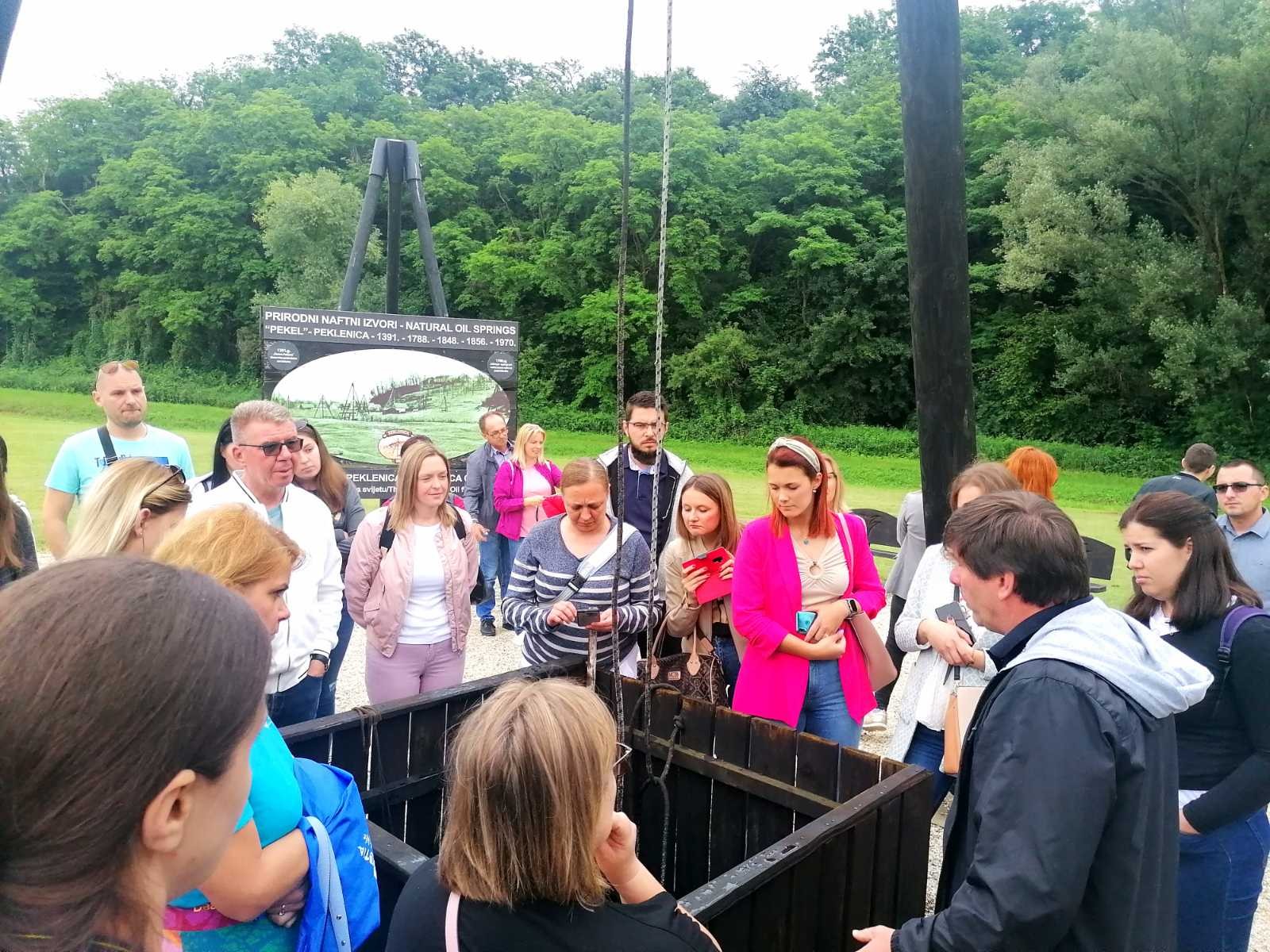 FOTO Putoholičari Iva i Branko daleka putovanja zamijenili promoviranjem vlastitog kraja