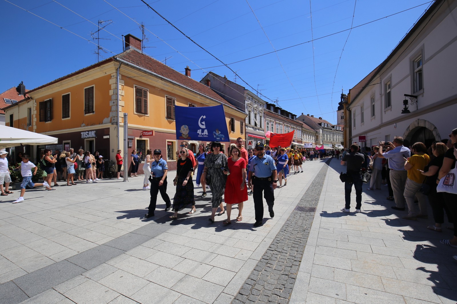 Vesela kolona međimurskih maturanata prošetala Čakovcem