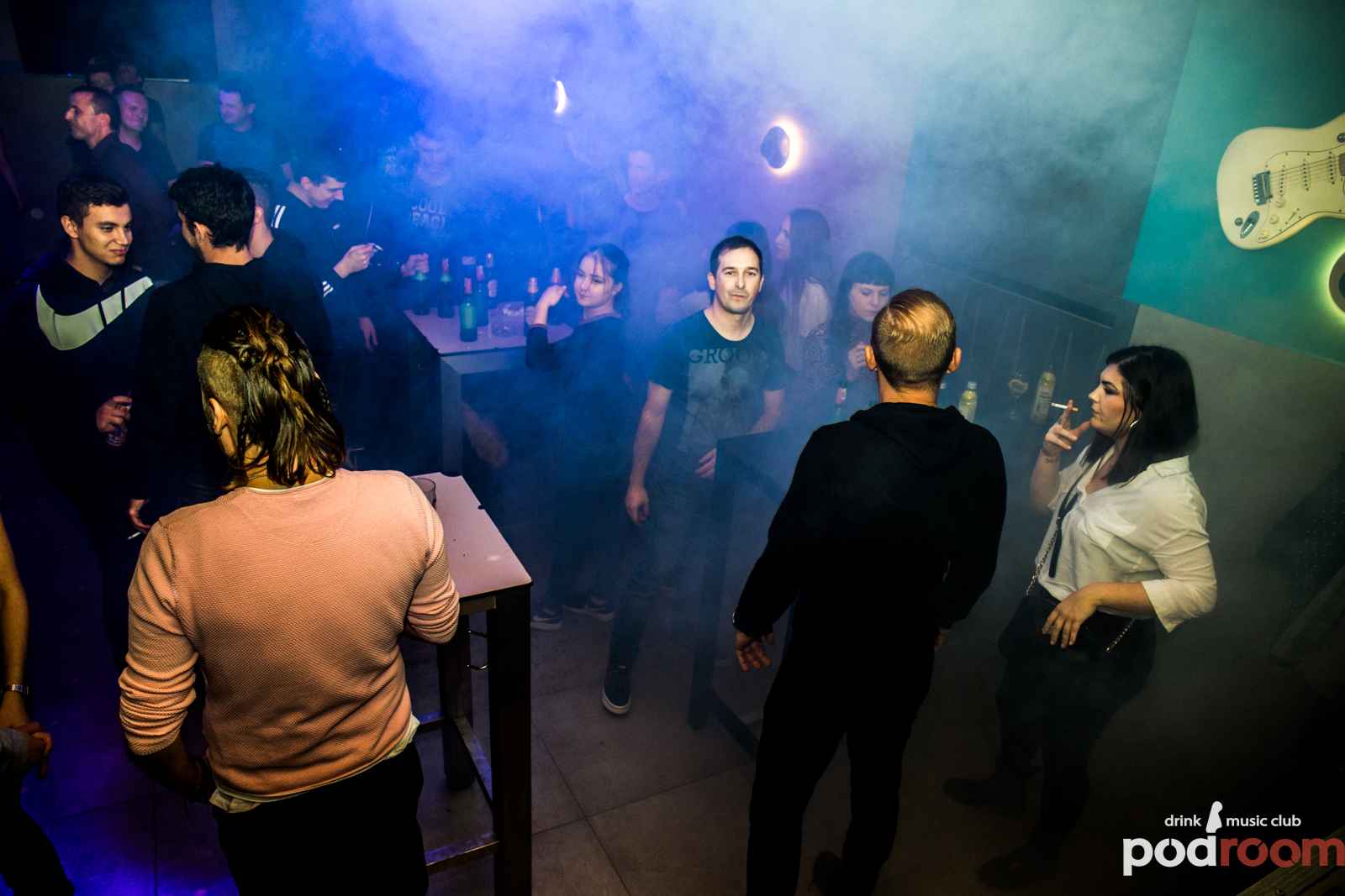 Podroom clubbing – DJ Yakka