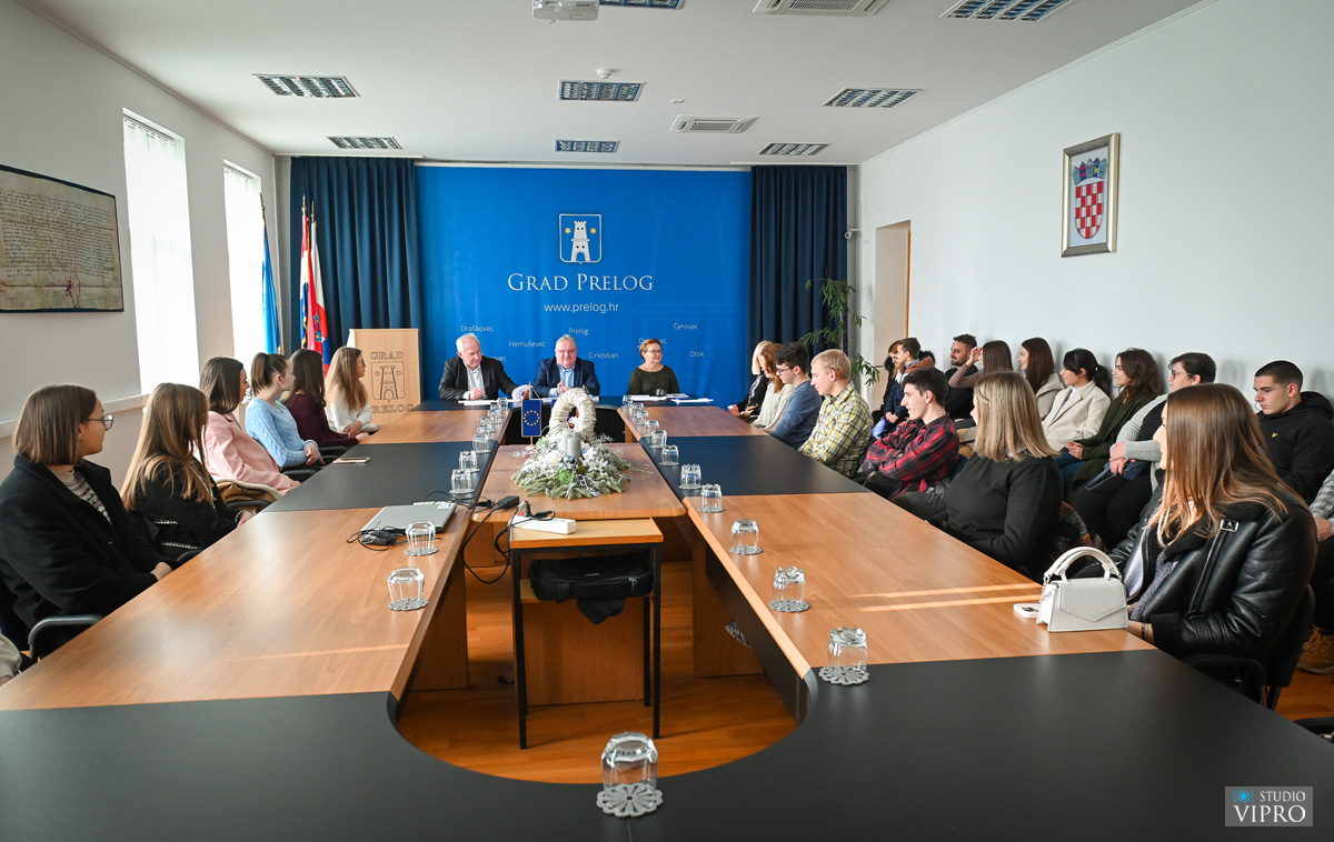 Nagrađeni uspješni učenici i studenti s područja Grada Preloga