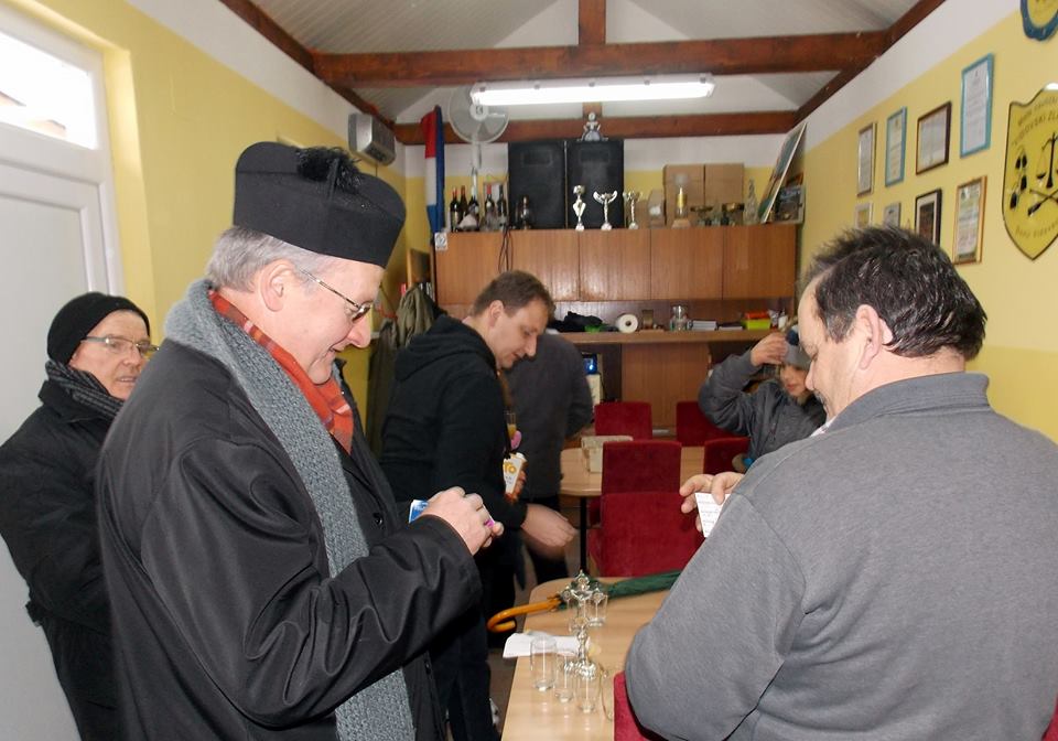 5350321663759860553648165592453