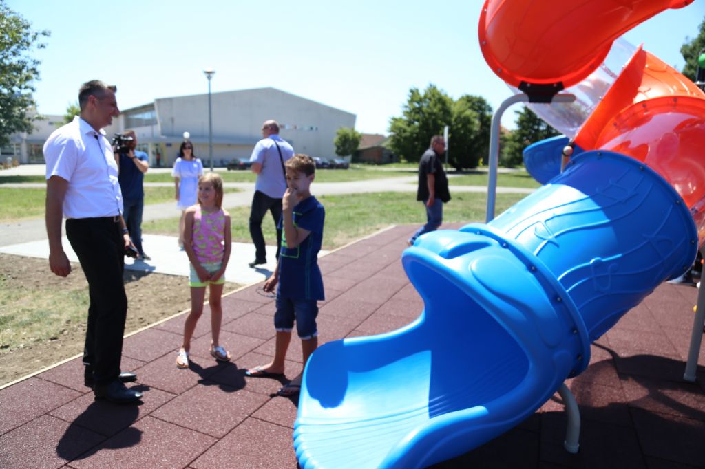 1940333610212195998192120203113