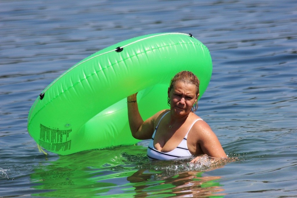 Međimurke i Međimurci spas od ljetnih vrućina potražili uz rijeku Dravu