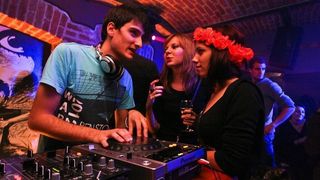 slika0010 Podroom (Subota, 20.10.2012 – Pop & RnB vs House – DJ Nixou)