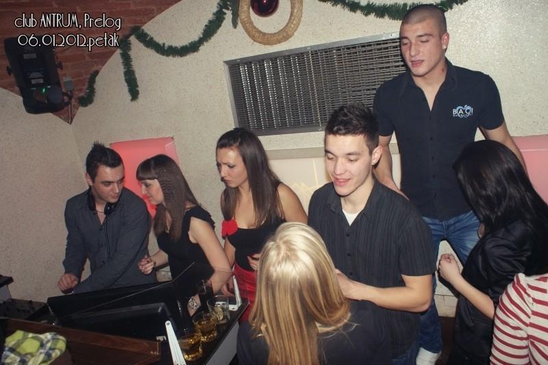 slika0008 Antrum (Petak, 6.1.2012) slika0008 Antrum (Petak, 6.1.2012)