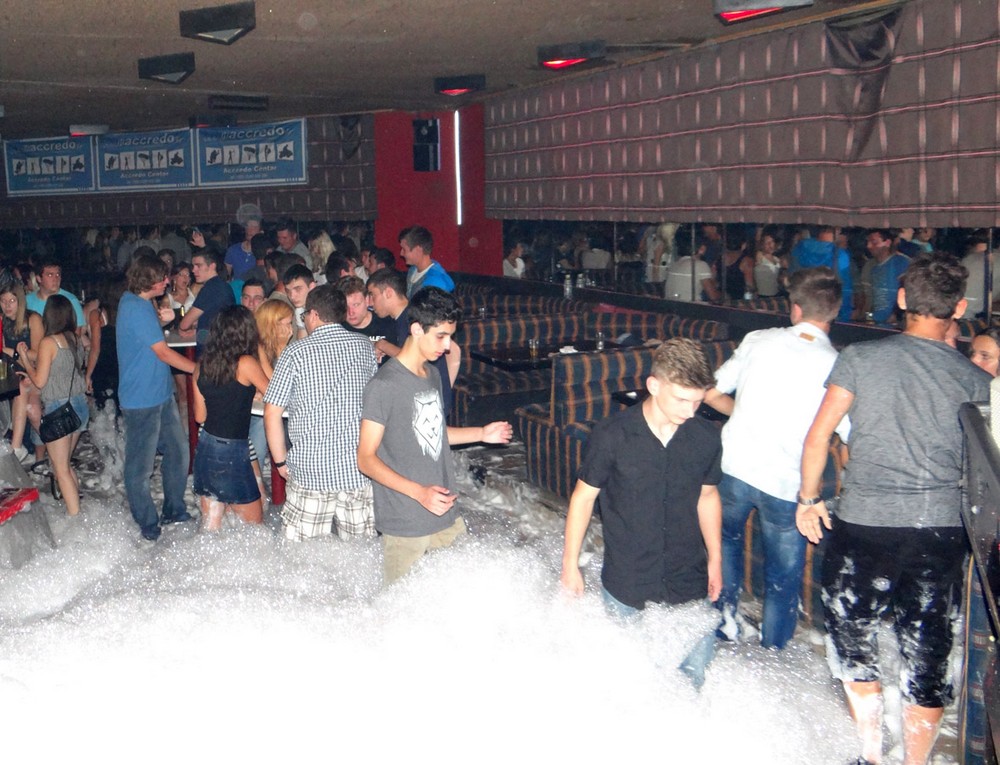 slika0087850135 Pjena party u Šampionu (Subota, 16.8.2014.)