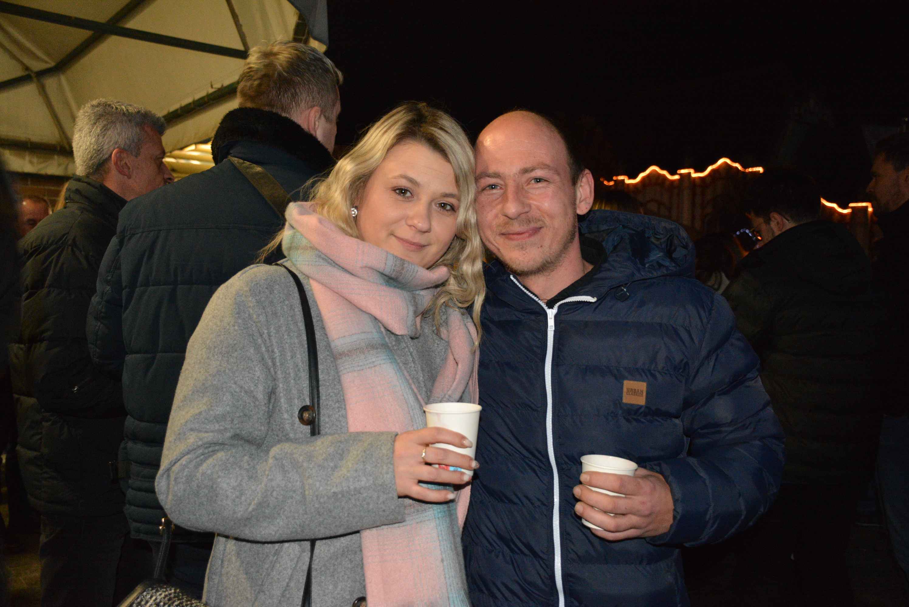 FOTO/VIDEO Čakovec veselo proslavio dolazak 2024. uz ritam ‘Noćne smjene’ i puni trg