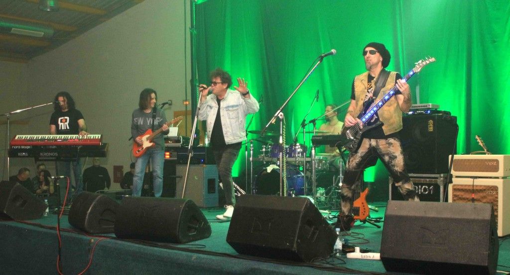 crvenajabukatarapanabandmesapne