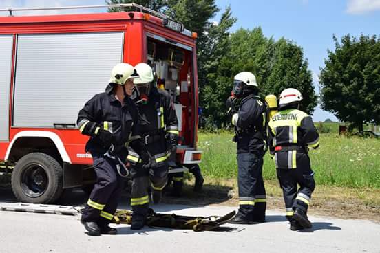 Vatrogasna vježba u tvrtki Kerbek u Donjem Kraljevcu