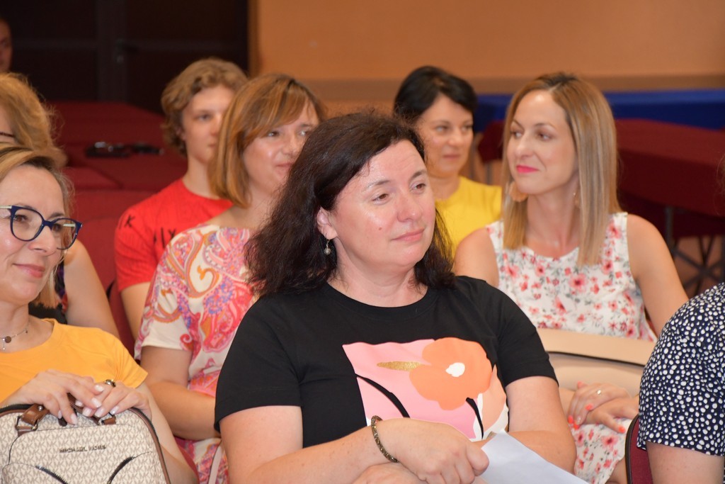 PRIJEM UČENIKA Učenici Osnovne škole Belica, sudionici županijskih i državnih natjecanja, na prijemu kod načelnika Taradija PRIJEM UČENIKA Učenici Osnovne škole Belica, sudionici županijskih i državnih natjecanja, na prijemu kod načelnika Taradija