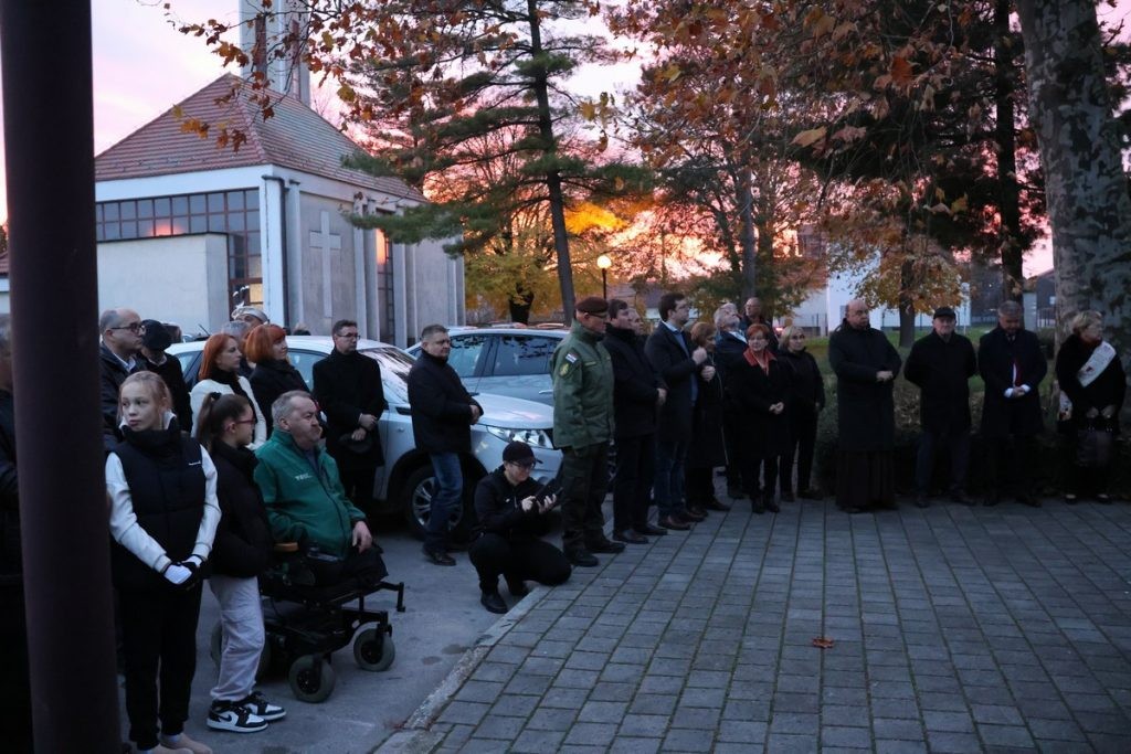 GORNJI KURŠANEC Obilježena 359. obljetnica pogibije velikana Međimurja Nikole VII. Zrinskog GORNJI KURŠANEC Obilježena 359. obljetnica pogibije velikana Međimurja Nikole VII. Zrinskog