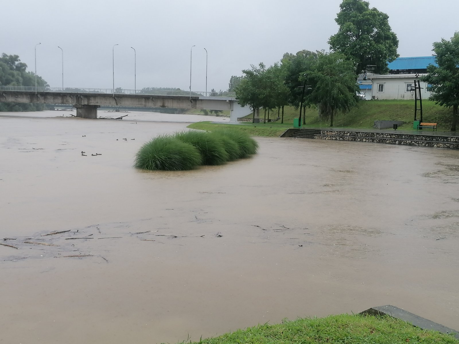 FOTO I VIDEO Radi se punom parom: U Murskom Središću pripremaju se za vodeni val