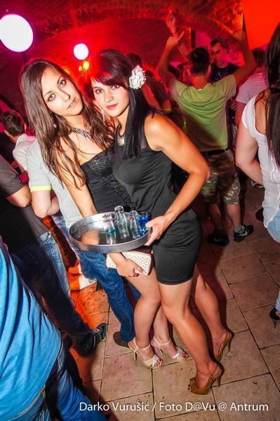 slika00026 Antrum (Subota, 28.6.2014. – Sandra Afrika)