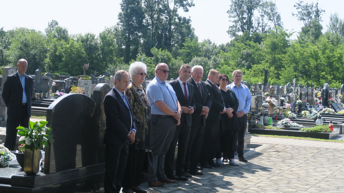 Odavanjem počasti svim poginulim i nestalim braniteljima i pripadnicima antifašističkog pokreta obilježen Dan antifašističke borbe u Međimurju Odavanjem počasti svim poginulim i nestalim braniteljima i pripadnicima antifašističkog pokreta obilježen Dan antifašističke borbe u Međimurju