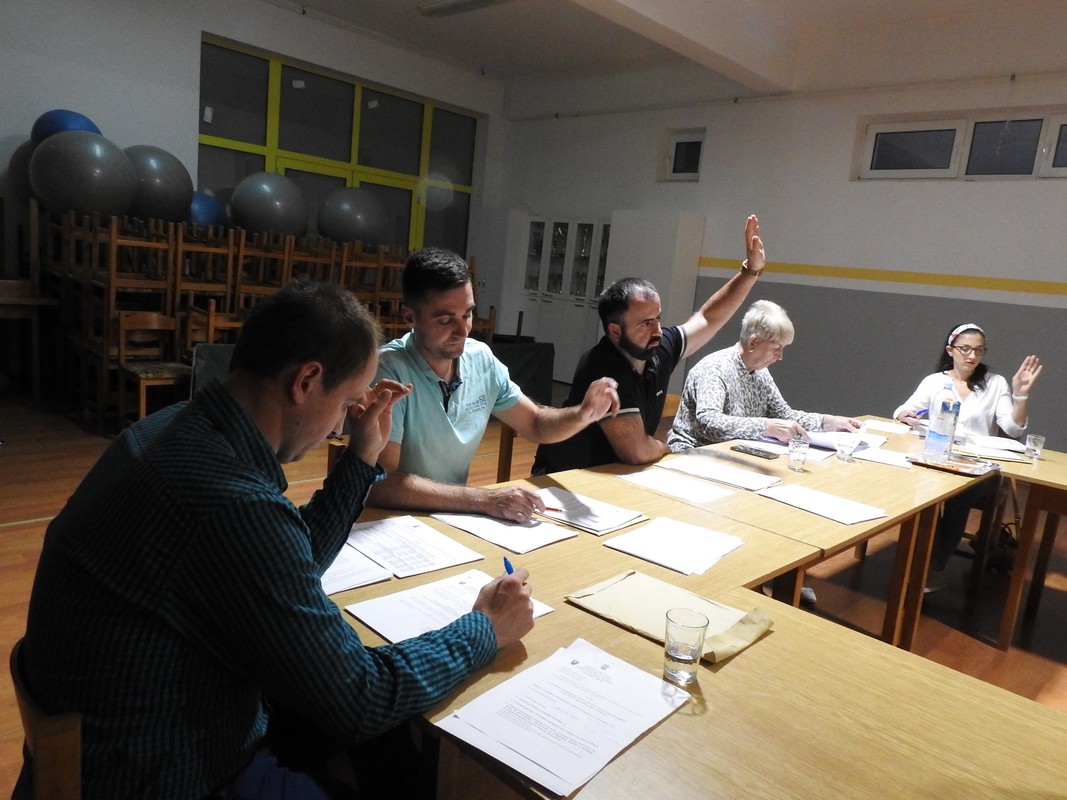 SJEDNICA OPĆINSKOG VIJEĆA Kako usporiti promet i urediti stajališta?