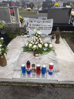 Počast poginulim i umrlim bojovnicima HOS-a