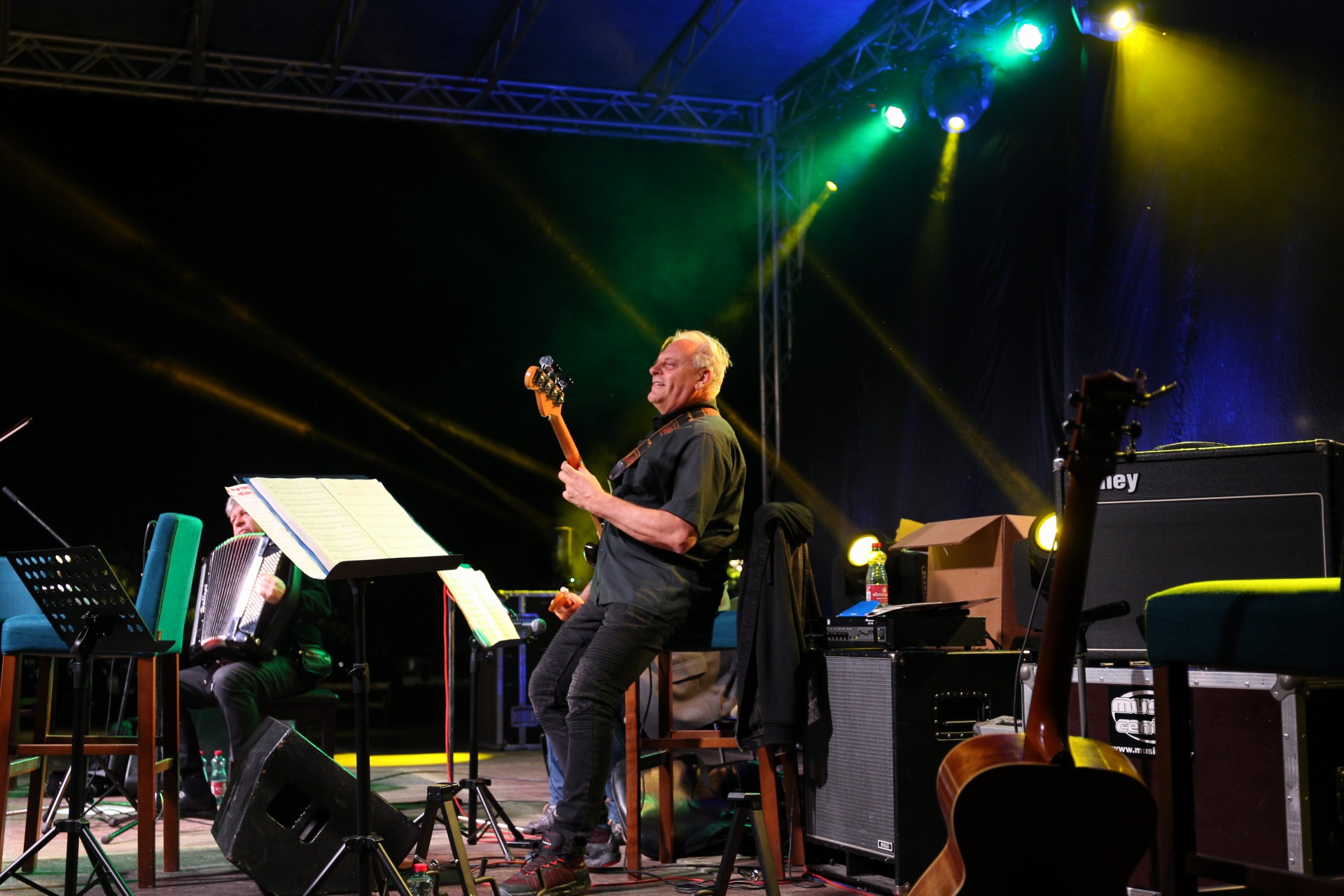 Koncert Rade Šerbedžije i Zapadnog kolodvora na Trgu Republike u Čakovcu