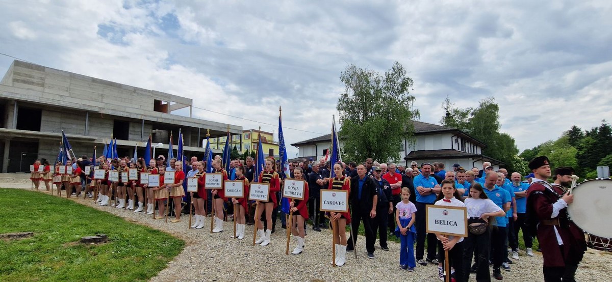 SVETI MARTIN NA MURI Održano sportsko natjecanje dragovoljaca i veterana te susreti djece i unuka hrvatskih branitelja