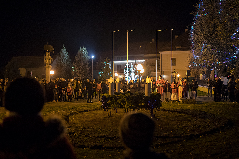 FOTO U Prelogu upaljena prva adventska svijeća!