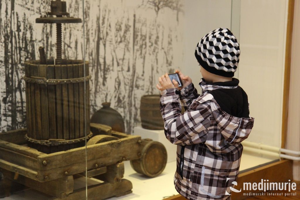 nocmuzejacakovec0051704030