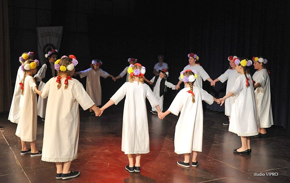 359115677dsc1963704325