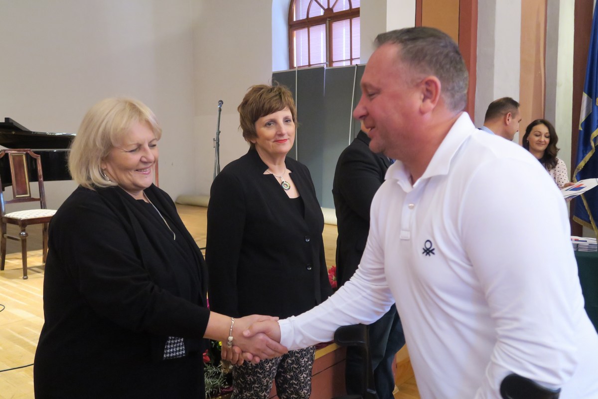 U zgradi Scheier u Čakovcu dodijeljene učeničke stipendije djeci hrvatskih branitelja