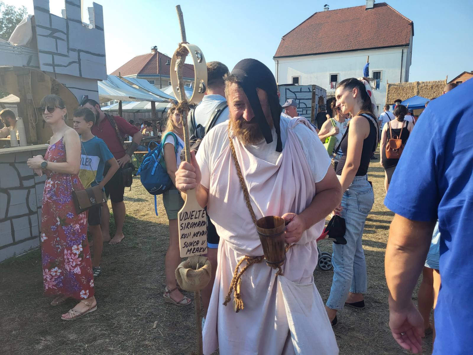 NA KOPRVNIČKIM BEDEMIMA Renesansni festival i ove godine privukao mnoštvo posjetitelja NA KOPRVNIČKIM BEDEMIMA Renesansni festival i ove godine privukao mnoštvo posjetitelja