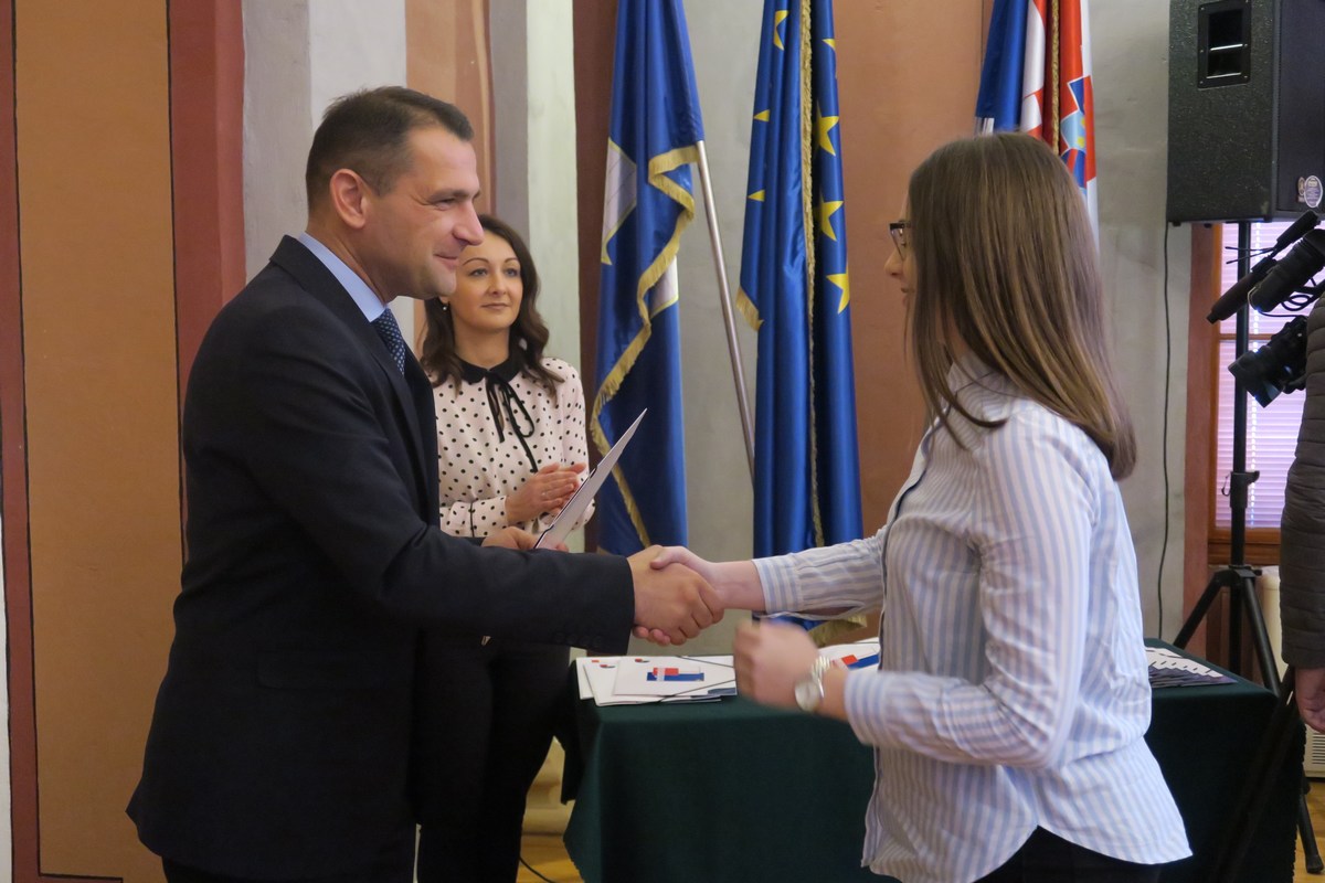 U zgradi Scheier u Čakovcu dodijeljene učeničke stipendije djeci hrvatskih branitelja