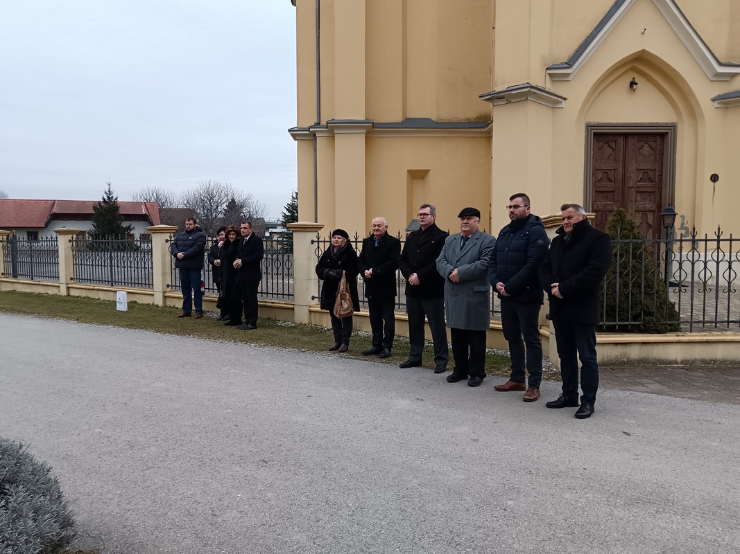 MACINEC Povodom Dana sjedinjenja Međimurja položeni su vijenci ispred kuće dr. Ivana Novaka