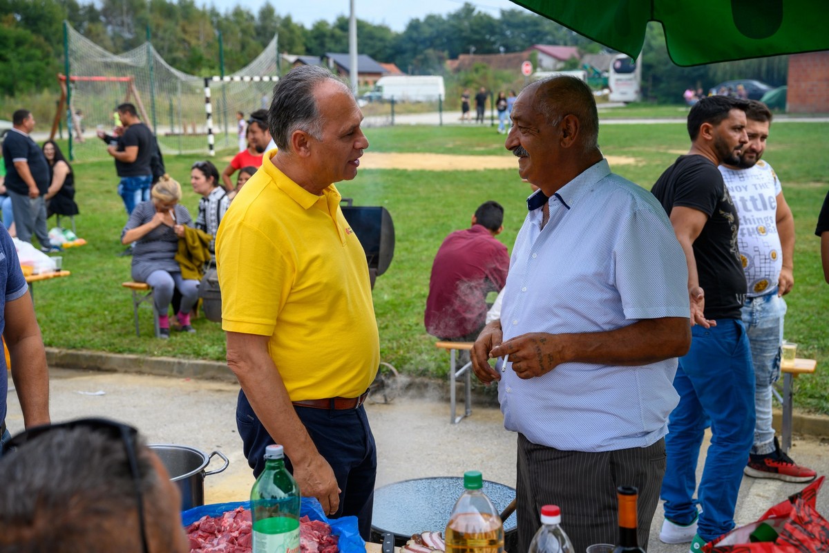 Veljko Kajtazi, Suzana Krčmar, Sitnice,