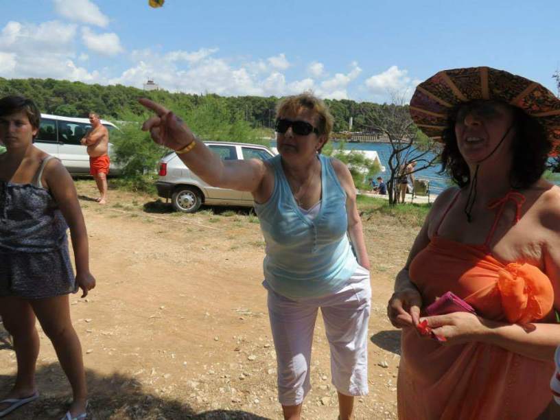 1046409430446597304734057652355