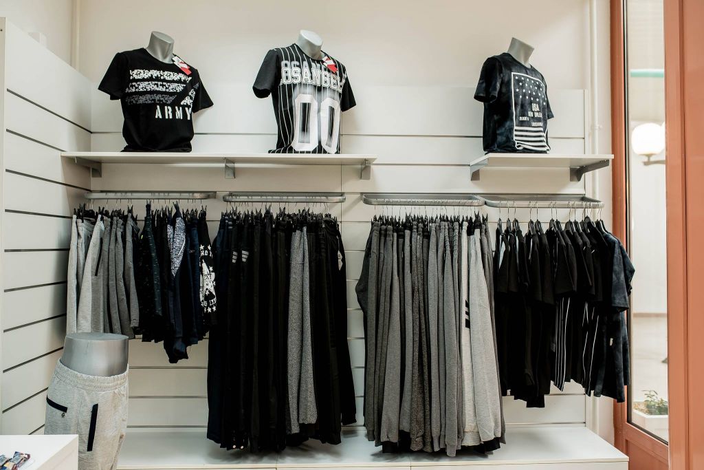 1735726110210407477936293174307