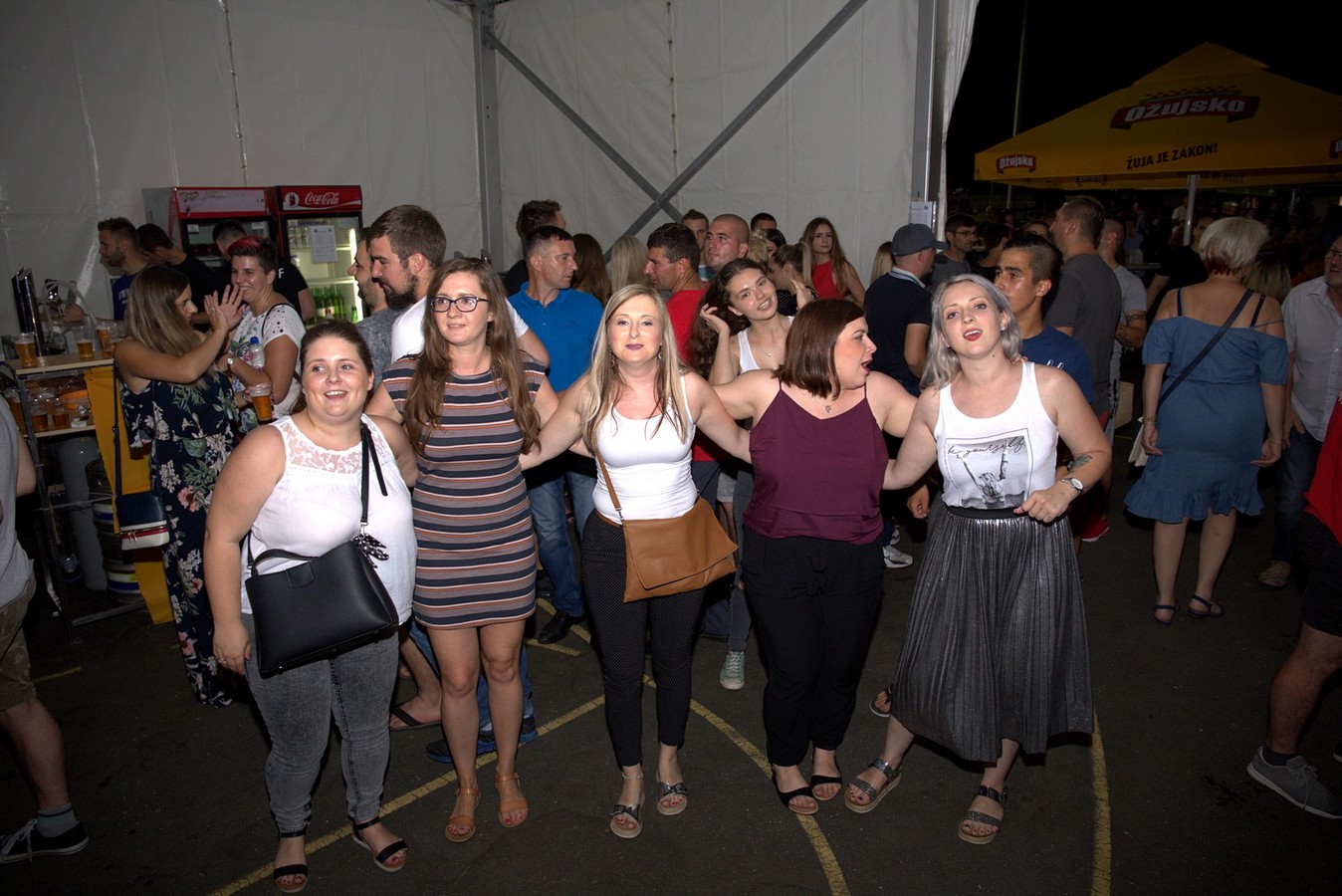 Mejaši rasplesali brojnu publiku u Palovcu