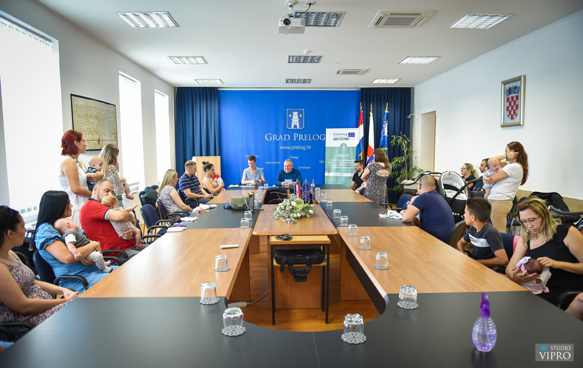 BEBE KOD GRADONAČELNIKA U Prelogu još jednom podijeljene naknade za novorođenčad