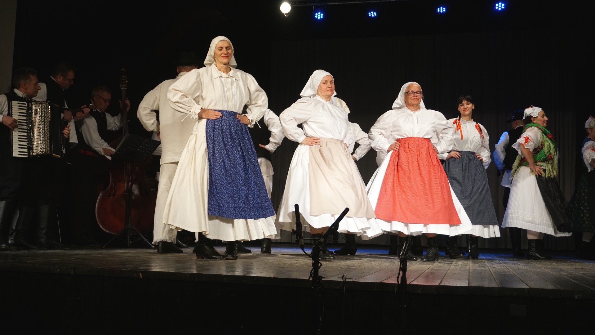 Folklorni ansambl HKD Pomurje na Regionalnom susretu folklornih skupina Slovenije
