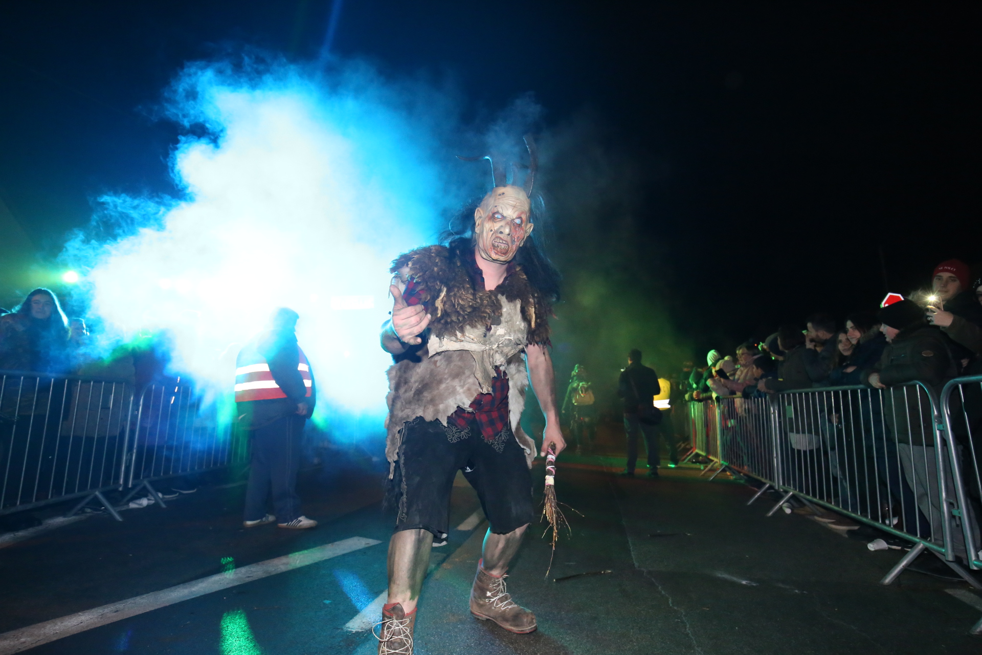 Deseti Krampuslauf u Svetom Martinu na Muri opet oduševio mnogobrojnu publiku Deseti Krampuslauf u Svetom Martinu na Muri opet oduševio mnogobrojnu publiku