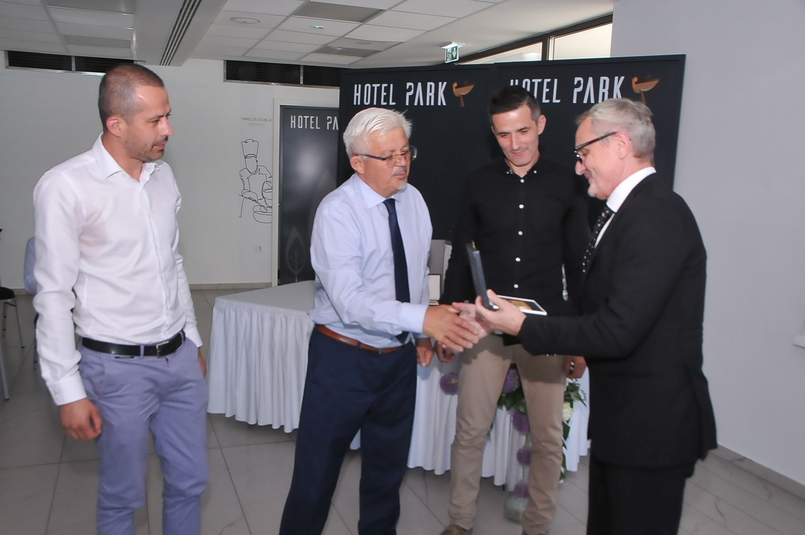 DODIJELJENE ZLATNE KUNE Najbolji poduzetnici u 2019. godini LPT, Sobočan i Cromatic