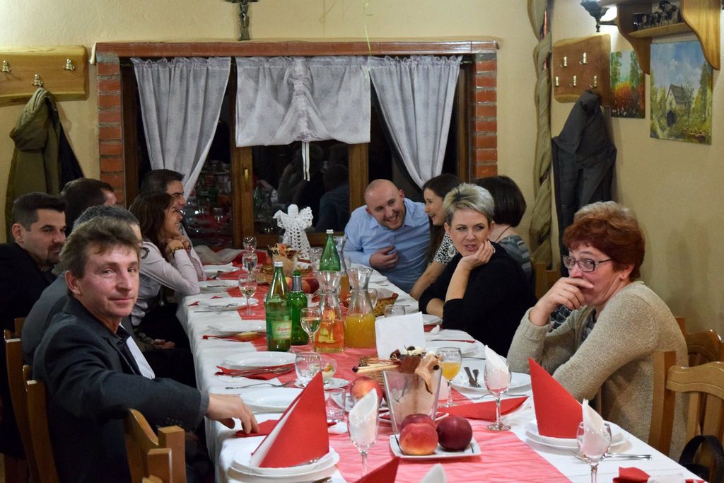 1537736352053168309957294828784