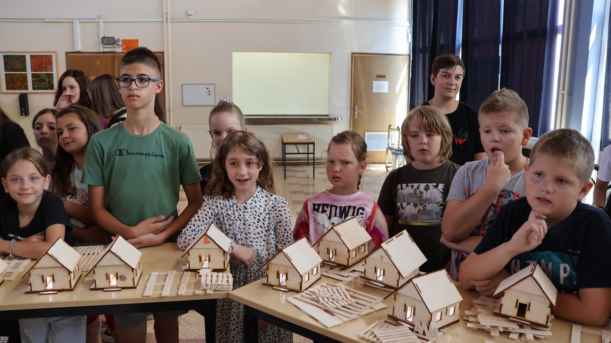 Stotinu djece na kampu tehničke kulture