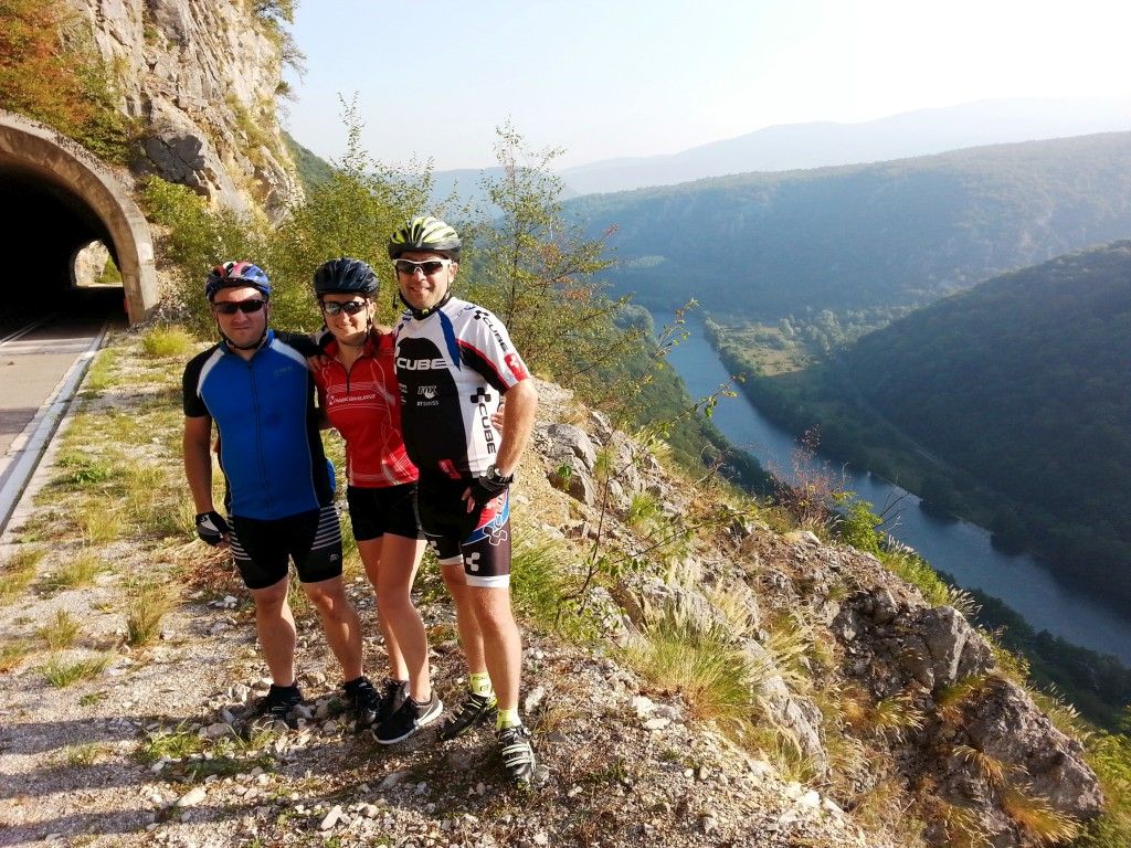 20170826081835734076