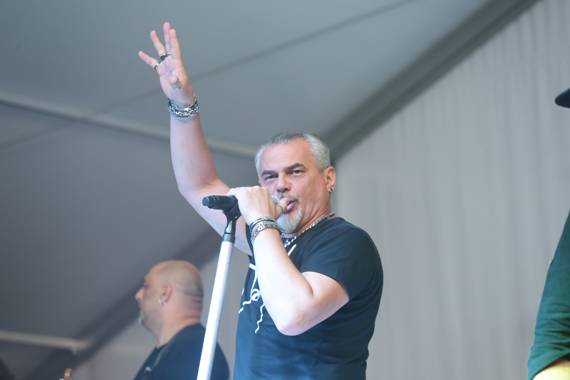 LJETO UZ MURU Pero Galić i Opća opasnost svojim hitovima oduševili publiku u Murskom Središću LJETO UZ MURU Pero Galić i Opća opasnost svojim hitovima oduševili publiku u Murskom Središću