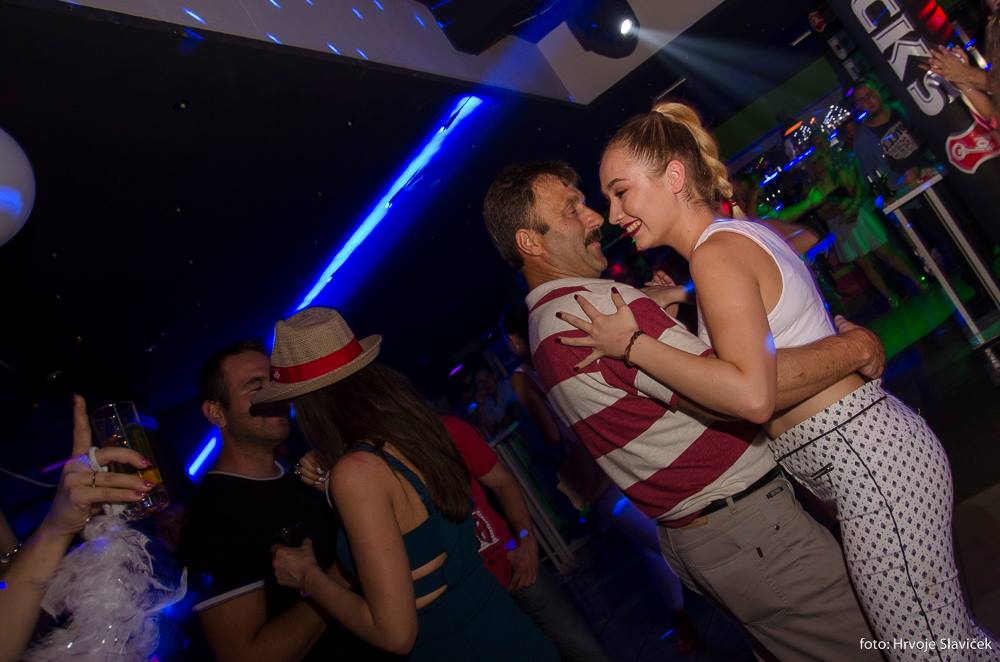 1418816611454984488580821264694