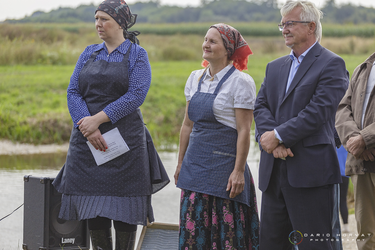 U Gardinovcu svečano otkrivena spomen-ploča posvećena seoskom pralu na potoku Trnavi