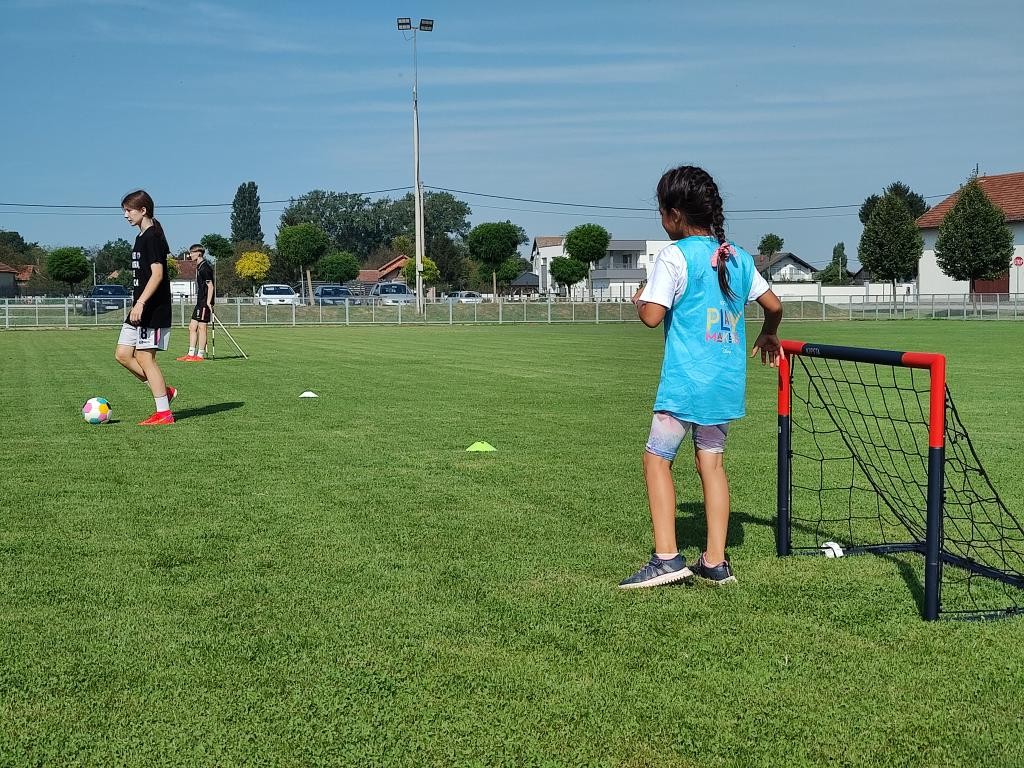 AKTIVNO LJETO Proveden Program uključivanja djevojčica u edukativno–rekreativne aktivnosti AKTIVNO LJETO Proveden Program uključivanja djevojčica u edukativno–rekreativne aktivnosti