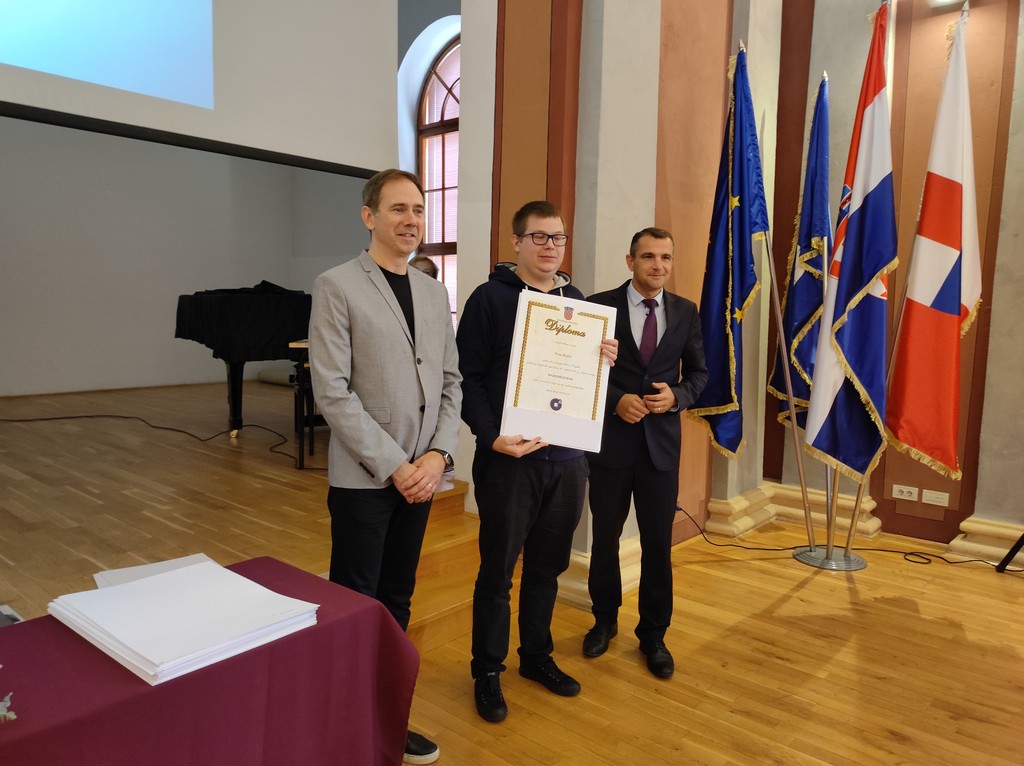 OBRTNIČKA KOMORA Novopečenim majstorima uručene diplome!